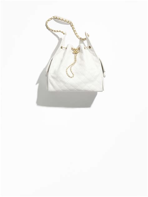 Chanel 25 medium handbag, Grained calfskin & gold